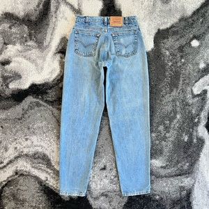 Vintage 90s Levi’s 560 Tapered Leg Loose Fit Jeans